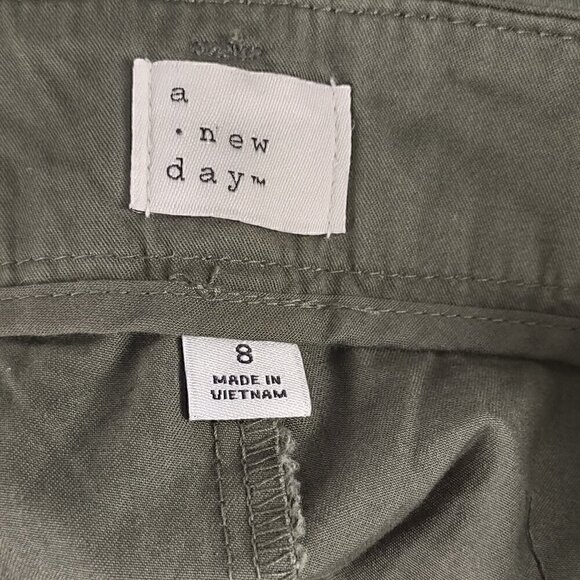 A New Day Women' 100% Cotton High Rise Relaxed Hip Olive Chino Pants Sz 8 (NWT) - Picture 9 of 10